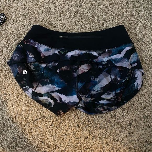 Lululemon speed up shorts - Picture 2 of 2